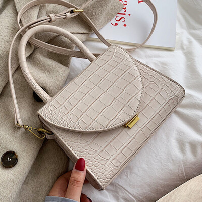 

Fashion handbag 2019 autumn new foreign style Korean popular texture students simple small messenger bag