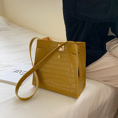 

Advanced sense bag female bag 2019 new fashion large capacity foreign gas shoulder bag wild ins popular crossbody bag