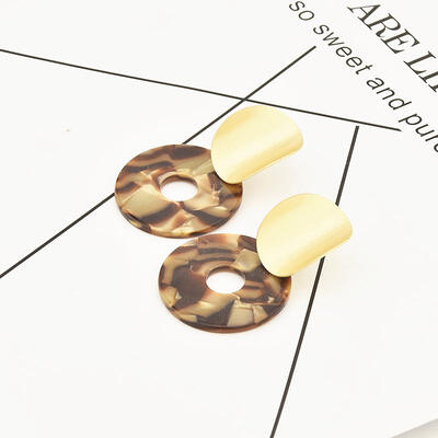 

Korean New Round Earrings Resin Black White Acetic Acid Dangle Drop Earrings For Women Statement Earings Fashion Jewelry 2019