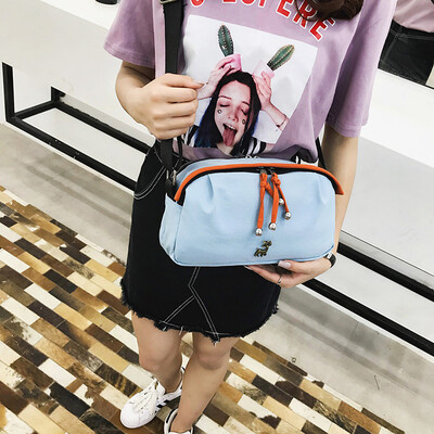 

One-shoulder Chao Canvas Postman Bag for Literature&Art