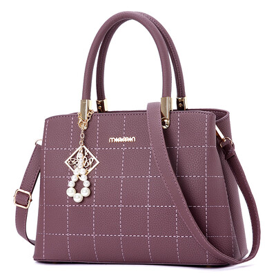

Womens Chaohua Korean fashion single shoulder slanting large capacity Baitao leisure handbag for middle-aged&old people