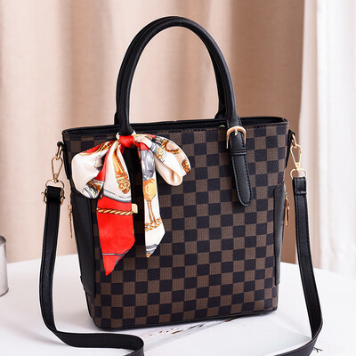 

2019 female bag spring new European&American fashion handbag elegant big bag shoulder Messenger bag