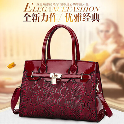 

2017 new womens bag European&American fashion crocodile pattern embossed handbag tide single shoulder diagonal bag