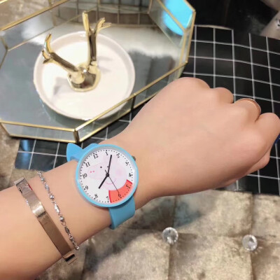 

Explosion models small fresh society pig pig table male&female students couple quartz silicone watch