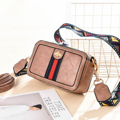 

On the new womens bag tide Korean version of simple Joker shoulder Messenger bag fashion small square bag in spring&summer