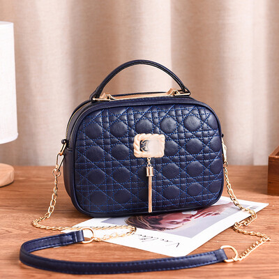 

2019 spring new embroidered line shoulder diagonal package cool Korean fashion casual ladies small square bag