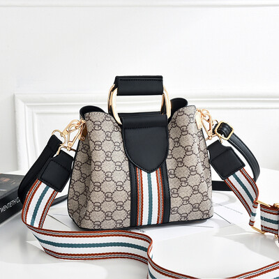 

Womens Large-capacity Bag Summer Korean Version Fashion Baitao Broadband Slant Bag Womens One-shoulder Bag