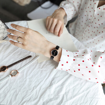 

Ins wind Sen temperament Korean version of the tide art retro chic simple belt cold wind student quartz watch female