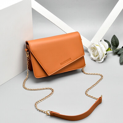 

On the new female foreign style small square bag Korean version of simple temperament Joker fashion shoulder Messenger bag