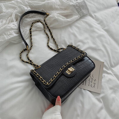 

Womens bag 2019 new foreign style small breeze chain shoulder womens bag fashion Joker simple slung bag