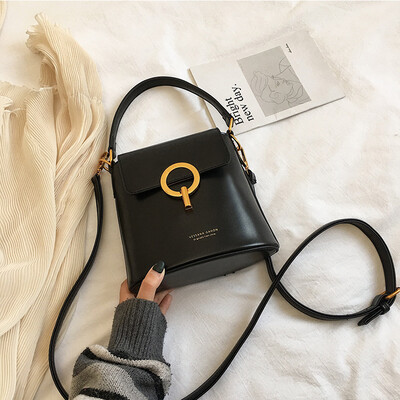 

Chic retro wild bag female 2019 new Korean fashion single shoulder texture casual portable slung bucket bag