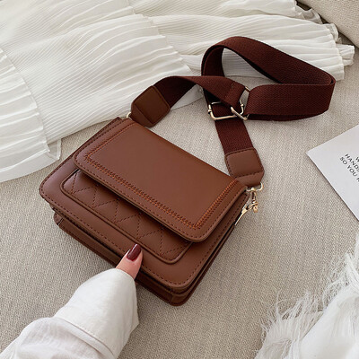 

Womens bag 2019 new fashion wide shoulder strap shoulder bag retro foreign gas Messenger bag wild ins popular bag
