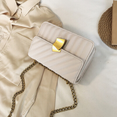 

Texture bag network celebrity girl small square bag 2019 new hundred lap embroidered thread lock bag chic slant chain bag
