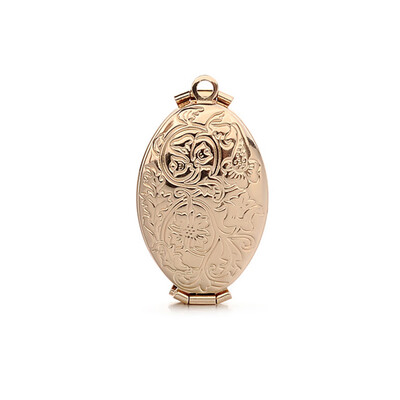 

Fish Scale Pattern Pendant Necklace Jewelry Gift