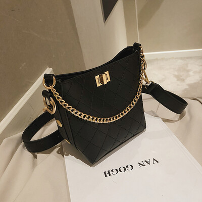 

Senior sense small bag female 2019 new wave rhombic embroidered line hand bag shoulder bag fashion texture diagonal bucket bag
