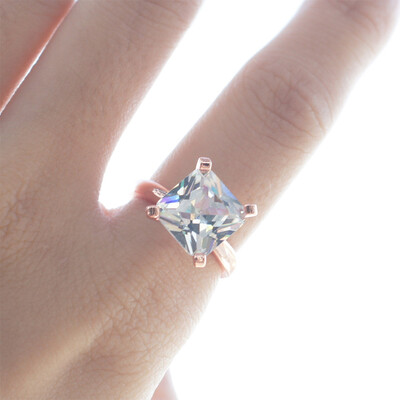 

Novelty Exquisite 925 Sterling Silver Princess Cut Natural Gemstone White Sapphire Ring