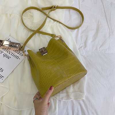 

Textured splicing small bag high-level feeling womens bag new 2019 fashionable&fashionable bucket bag single-shoulder obl