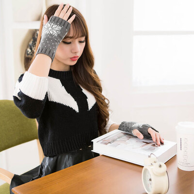 

New Fashion Women Winter Warm Knitted Crochet Gloves Christmas Snowflake Long Fingerless Arm Warmers Gloves