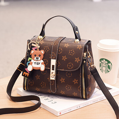 

2019 spring new womens bag small square bag handbag Korean version of the shoulder bag cool tide Messenger bag
