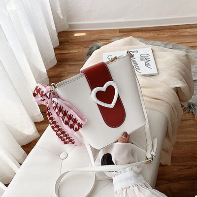 

Chinese Valentines Day bag female 2019 new wave Korean version of the wild single shoulder slung fashion scarf love bucket bag
