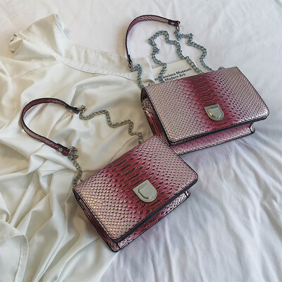 

Qiao Bani 2019 new European&American style fashion snakeskin hit color small square bag tide shoulder diagonal female bag