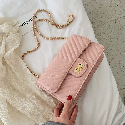 

Xia Jisen is a small bag with a Korean version of the chic chain lock bag The new 2019 oblique embroidered wire bag is a small sq