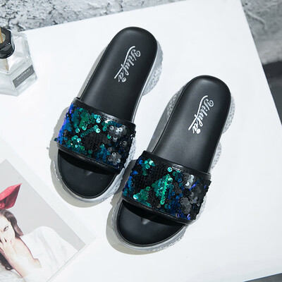 

Cool drag girl summer hundred sidos fashion wear Korean version of thick beach beach slippers