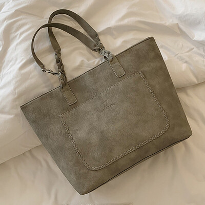 

In the spring&summer of 2019 the new Korean version trendy womens bag one shoulder bag leisure handbag Tote bag simple b