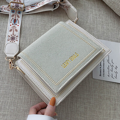 

French minority bag girl 2019 spring&summer new fashion single shoulder bag texture oblique carry small square bag