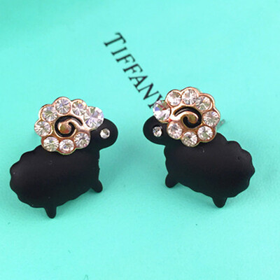 

1 Pair European&American Fashion Crystal Stud Earrings Cute Sheep Popular Earings