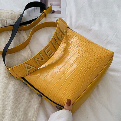 

Womens bag 2019 new fashion oblique satchel chic single shoulder bag handheld wandering bucket bag