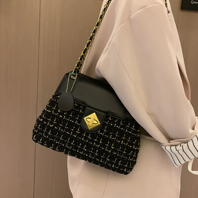 

New lady bag 2019 autumn&winter popular Korean version of the large-capacity woolen shoulder bag foreign gas wild chain big bag