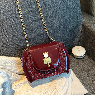 

Patent leather sequin bag female 2019 new wave Korean version of the wild single shoulder slung fashion lock chain personality small bag