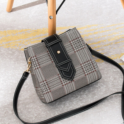 

Summer girls Korean version of Joker casual messenger bag shoulder bucket bag fashion diagonal