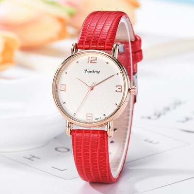 

RM Fashion Simple Flat No Scale Dial Belt Fashion With Quartz Womens Watch