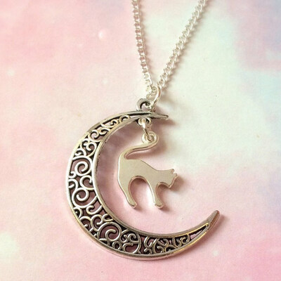 

Cat Jewelry Hollow Moon Necklace Pendant Fashion Accessories Women Gift