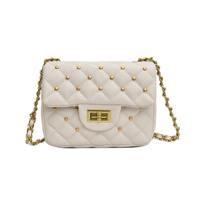 

Fashion texture foreign womens bag 2019 new silk scarf lock saddle bag tide Korean version of the simple chain shoulder bag