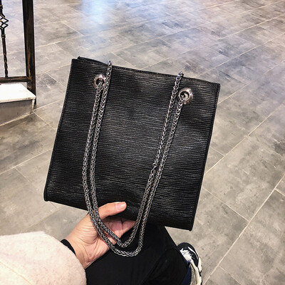 

Bag female 2019 new ins super fire Korean fashion casual simple wild chain shoulder slung tote bag