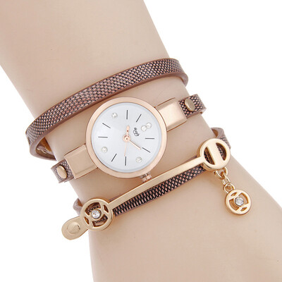 

Hot new ladies winding watch scale diamond pendant quartz watch