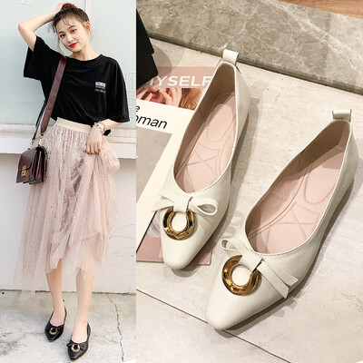

Small square head leather single shoes female new shallow mouth lazy shoes soft bottom soft face c