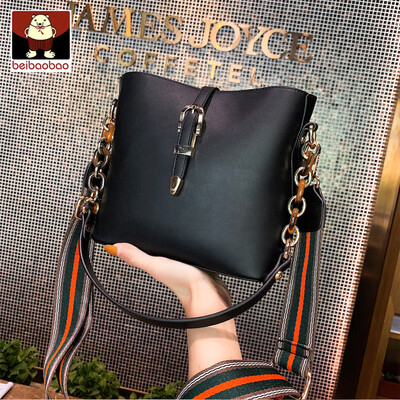 

On the new small bag women 2019 new tide texture fashion shoulder bucket bag retro Joker chain bag