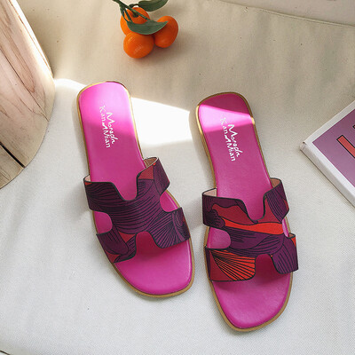 

In the summer of 2019 the new H-type Internet celebrity color pattern flat-heeled flat-soled female slippers wearing slippers and