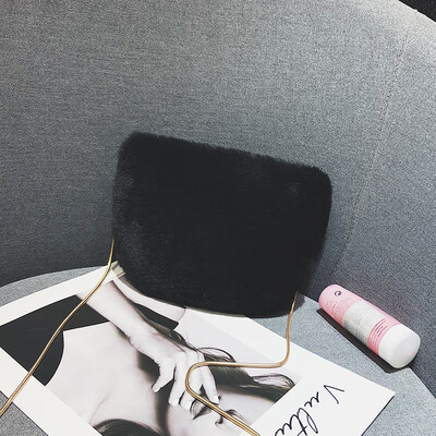 

2018 winter new wild chain shoulder Messenger bag Korean version of the wild cute girl hair chain mobile phone bag