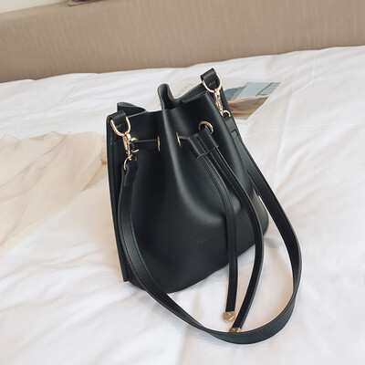 

Summer new large capacity bag female 2019 new wave Korean version of the wild single shoulder slung fashion portable bucket bag