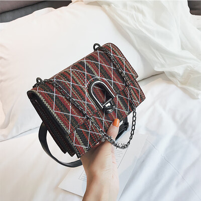 

Spring small bag female 2019 new wave Korean version of the wild fashion chain woolen shoulder slanting Harajuku small square bag