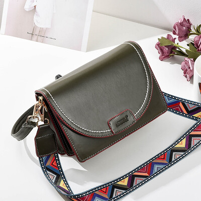 

On the new female bag tide Korean version fashion 100 summer women single shoulder bag oblique satchel summer model