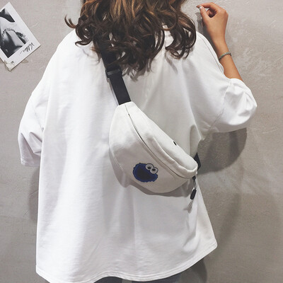

Ins super fire chest bag female 2019 new wave Korean version of the wild sports pockets cartoon sesame street canvas small bag
