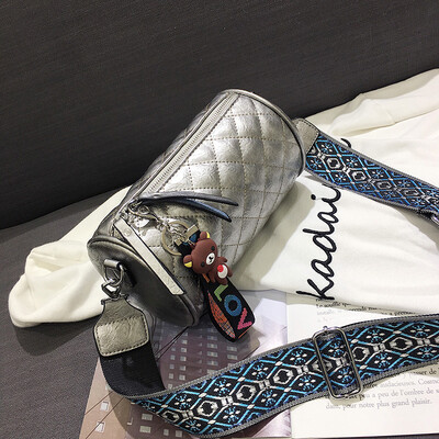 

Ins super fire bag girl 2019 new fashion Korean version of fashion rhomboid chain single shoulder slanted bag pillow bag