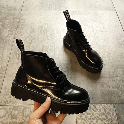 

Handsome Martins Female Joker English Style Retro Thick Bottom Chelsea Boots Personality Lacquer Motor Boots