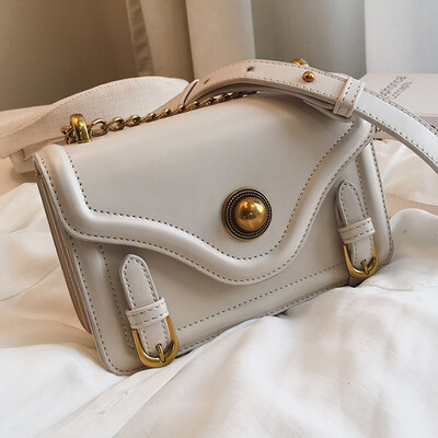 

French minority air slanted womens bag new 2019 fashion 100 lap quality feeling single shoulder chain small square bag